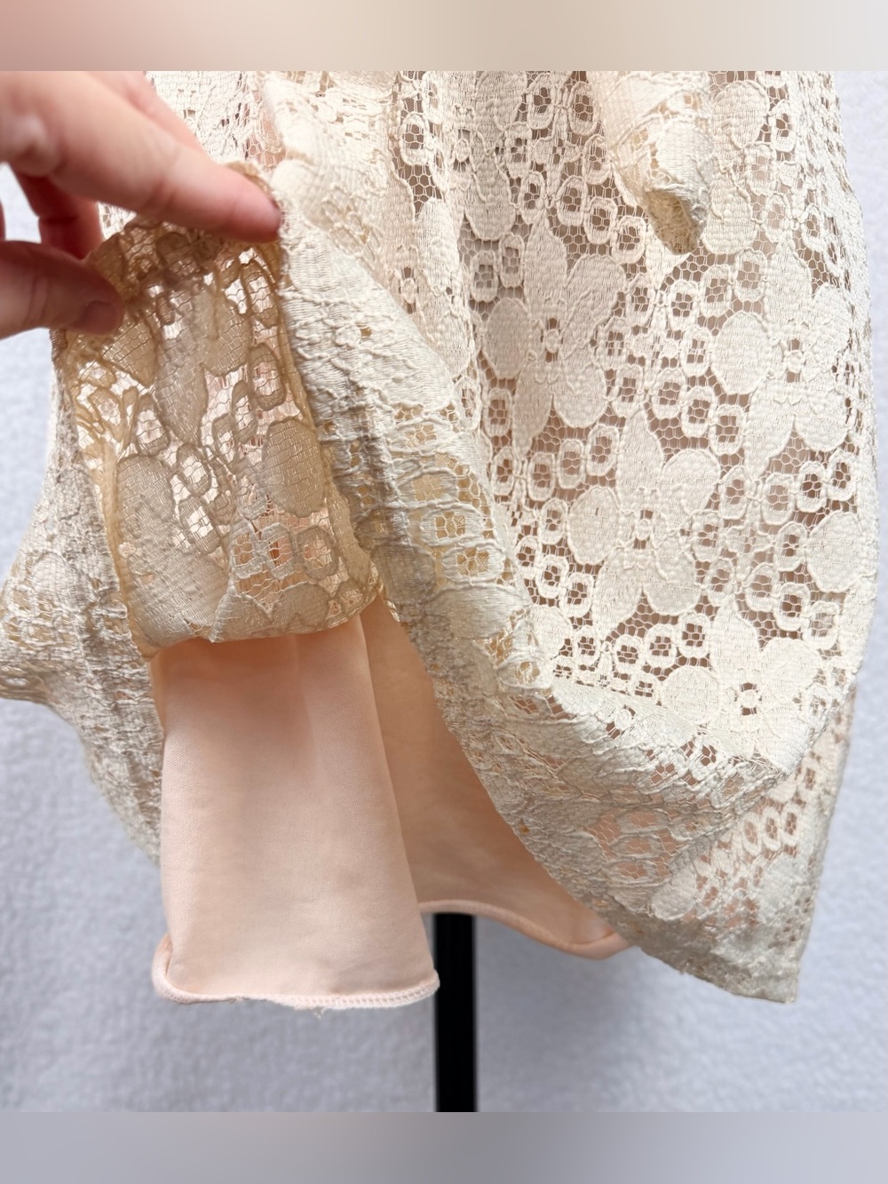SHEEP • Cream Floral Lace Tie-Waist Mini Dress, M - Picture 10 of 13